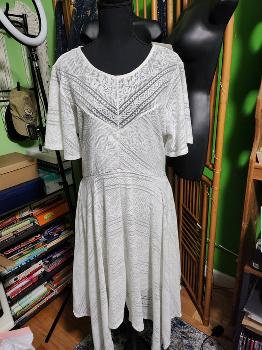 Sugarfox White Lace Handkerchief Hem Dress Boho Short Sleeve Tie Back