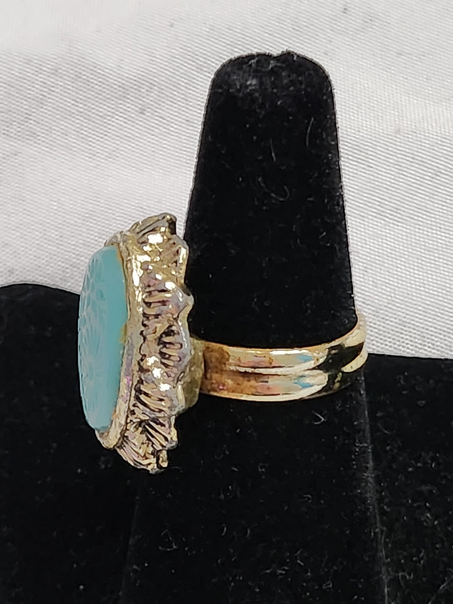 Vintage Aqua Blue Intaglio Floral Ring Gold Tone Scalloped Oval Statement 7.5