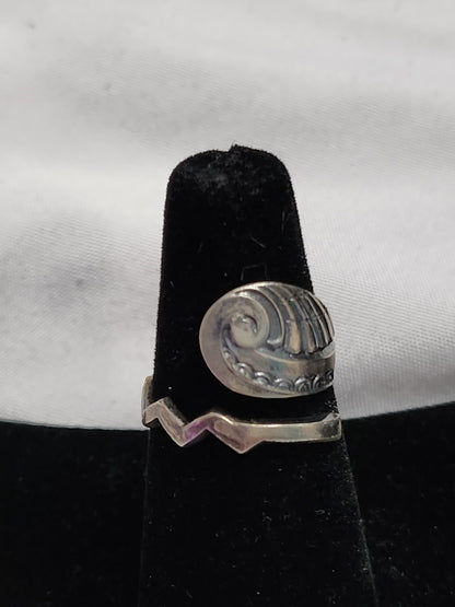 Vintage Sterling Silver Bypass Ring Swirl Shell Zigzag Band Size 5.5 Boho Boho