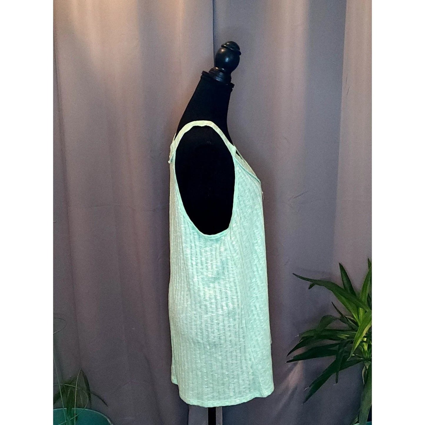 Hapti Tank Top Mint Green Ribbed Knit V-Neck Racerback Sleeveless Boho Shirt M