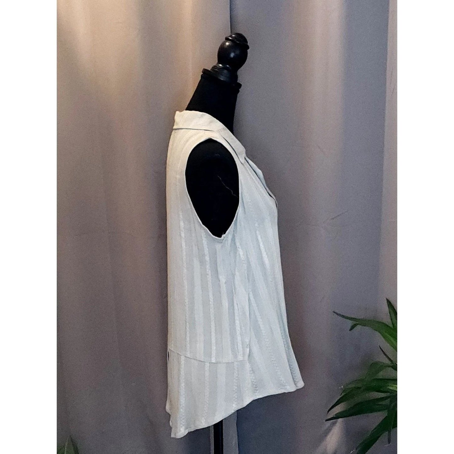 Blue B Collection Sleeveless Button Down Blouse Mint Green Striped High Low
