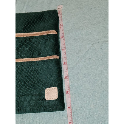 NWT Peachy Keen The Versi Bag Emerald Green Snakeskin Textured Clutch Wristlet