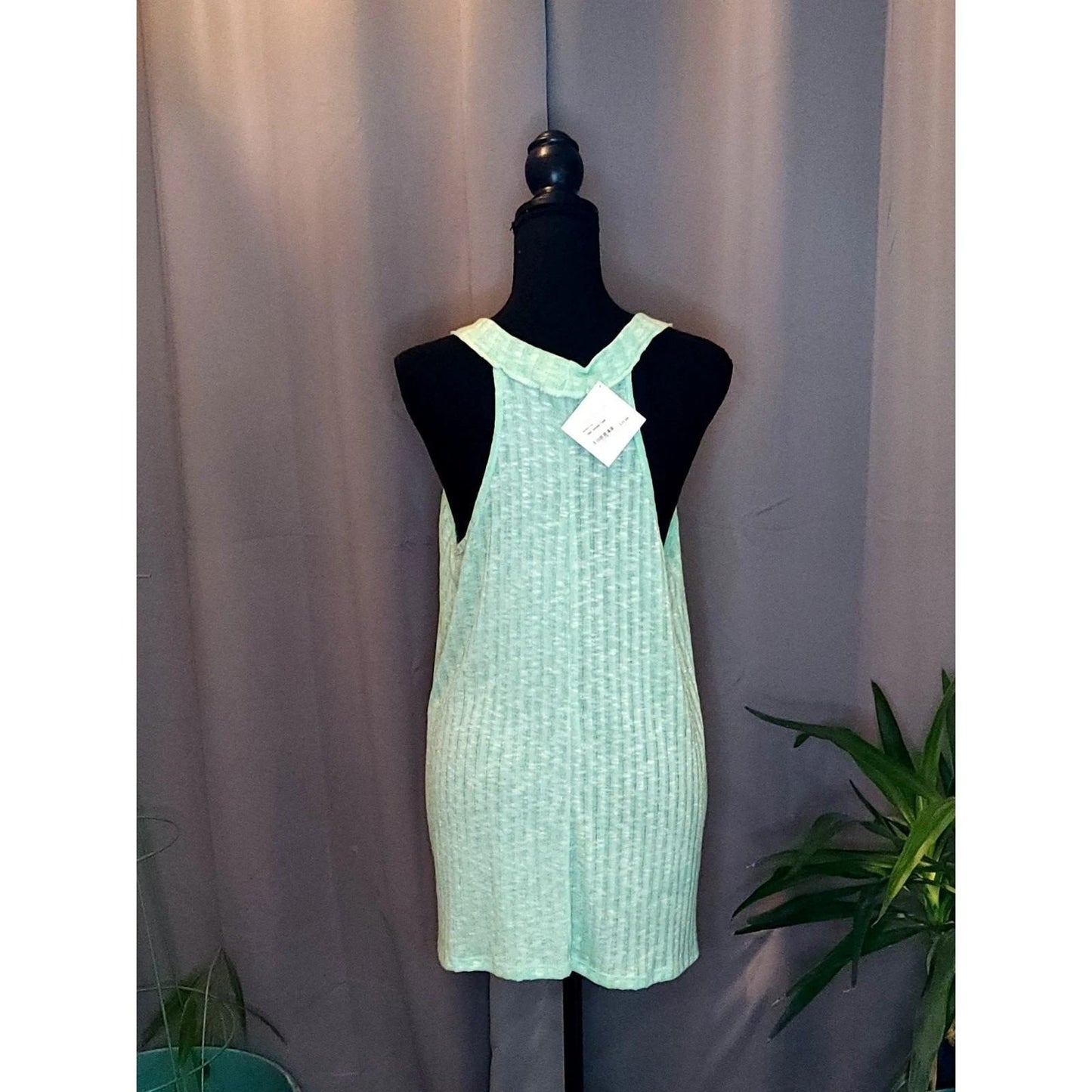 Hapti Tank Top Mint Green Ribbed Knit V-Neck Racerback Sleeveless Boho Shirt M