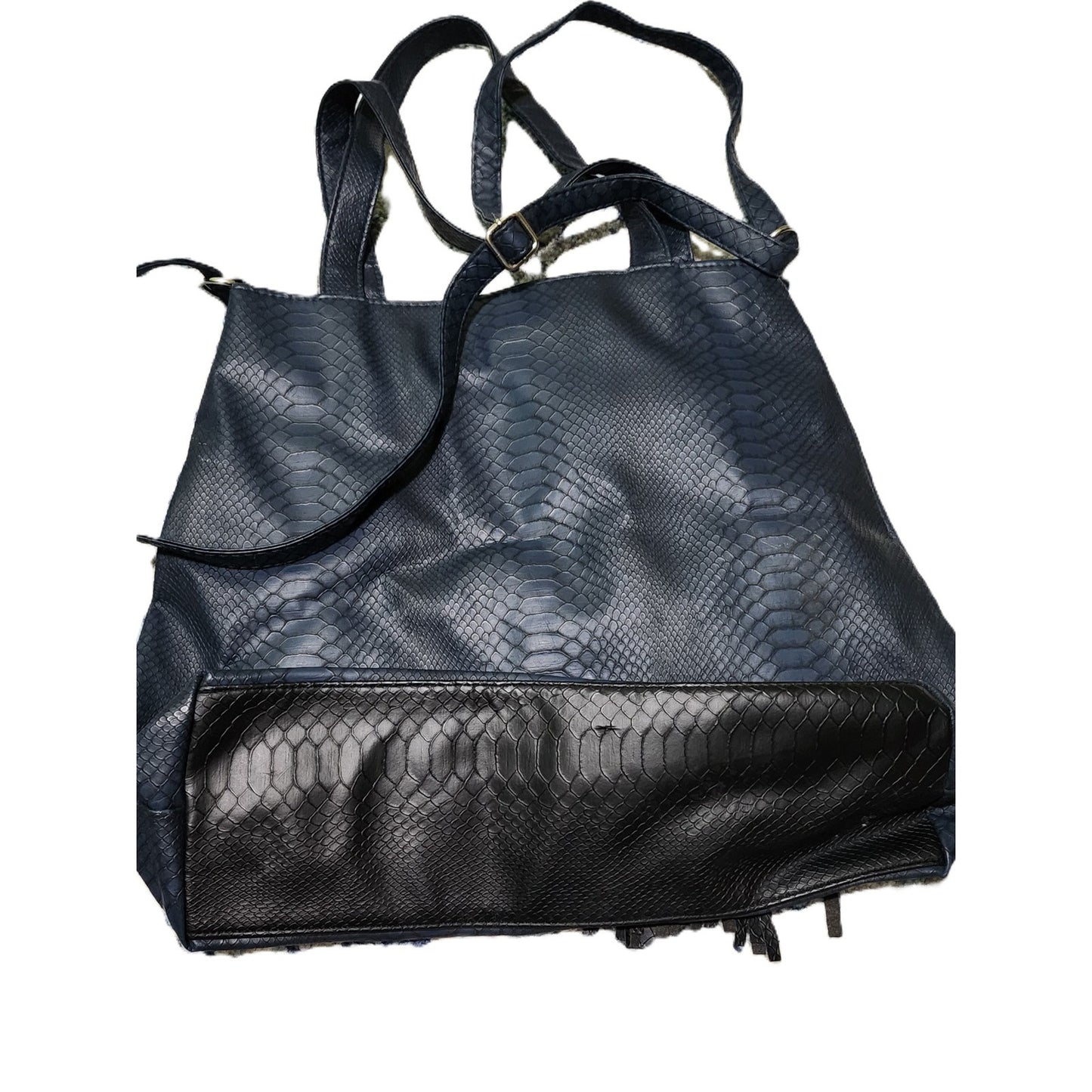 Giannini Navy Blue Black Faux Snakeskin Tassel Tote Hobo Bag Chain Detail Womens