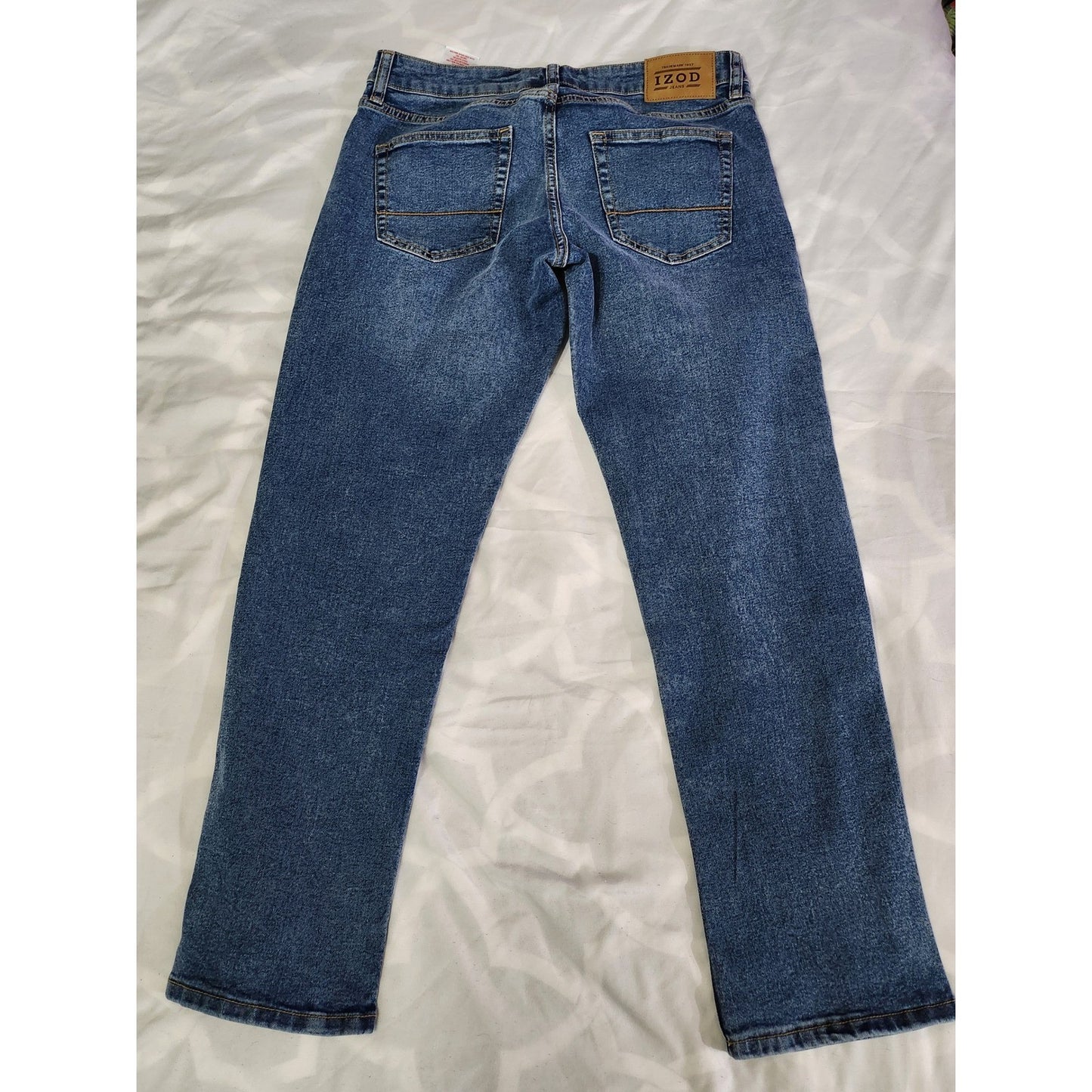 IZOD Saltwater Comfort Straight Jeans Mens 30x29 Medium Wash Blue Denim Pants