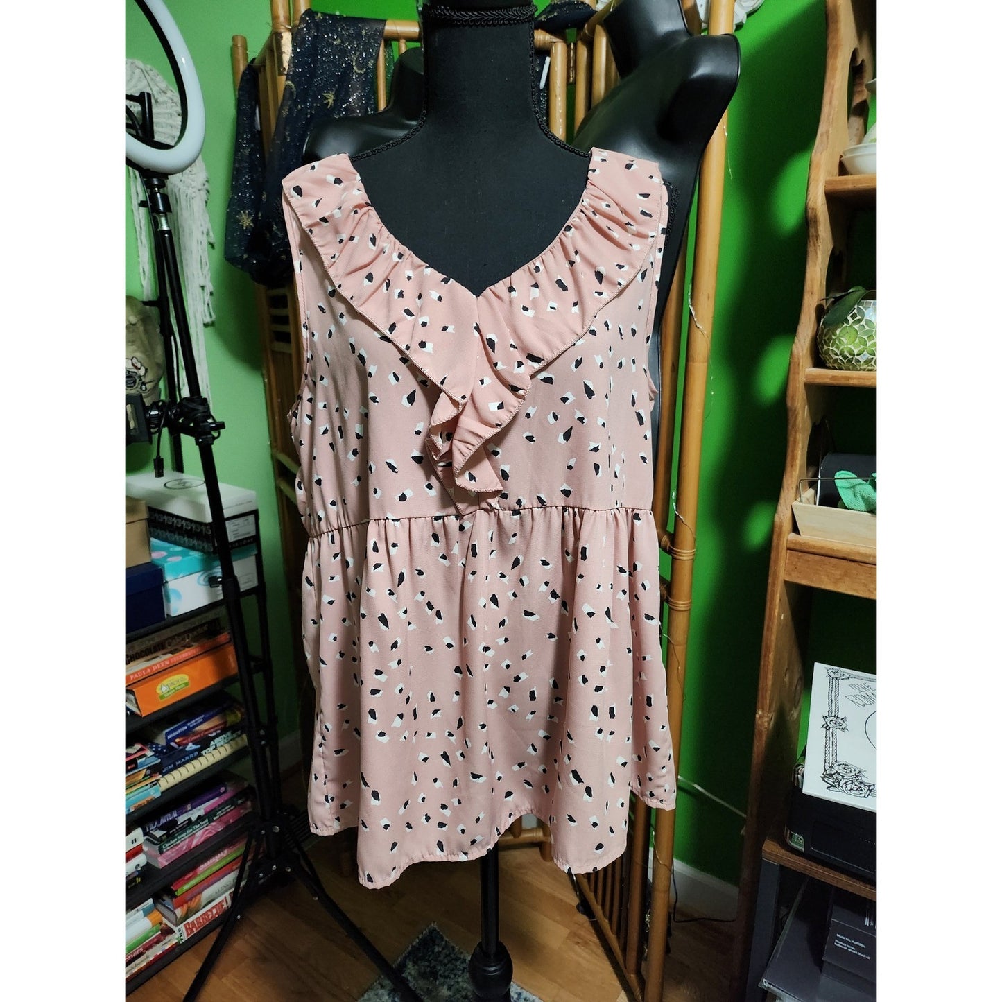 Hailey & Co Pink Abstract Print Ruffle V Neck Open Back Peplum Tank Top NEW